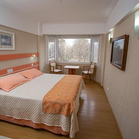 Hotel Dior Tandil Buitenkant foto