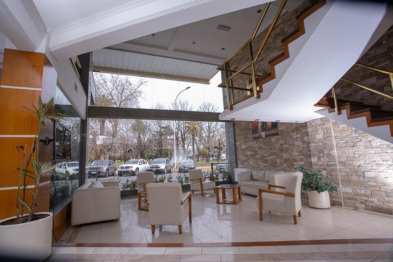 Hotel Dior Tandil Buitenkant foto