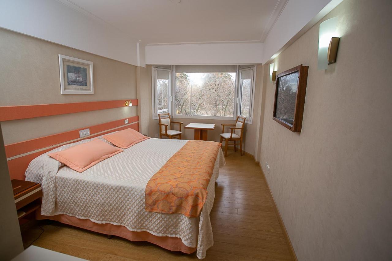 Hotel Dior Tandil Buitenkant foto
