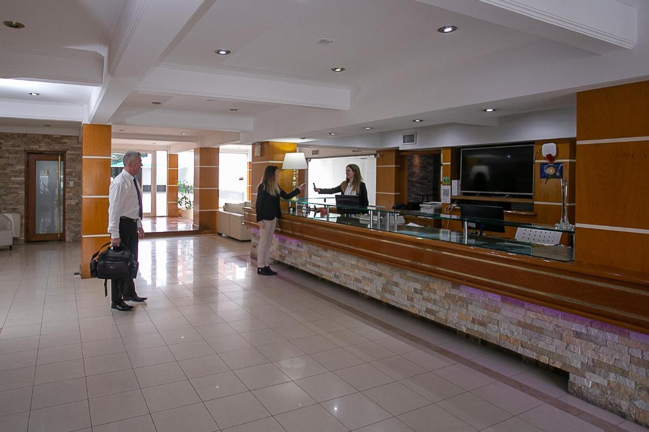 Hotel Dior Tandil Buitenkant foto