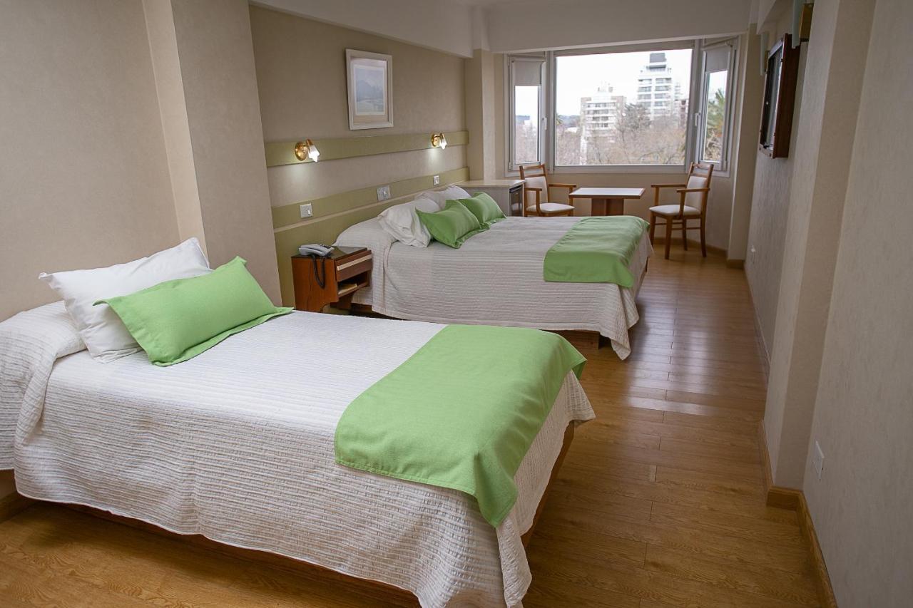 Hotel Dior Tandil Buitenkant foto