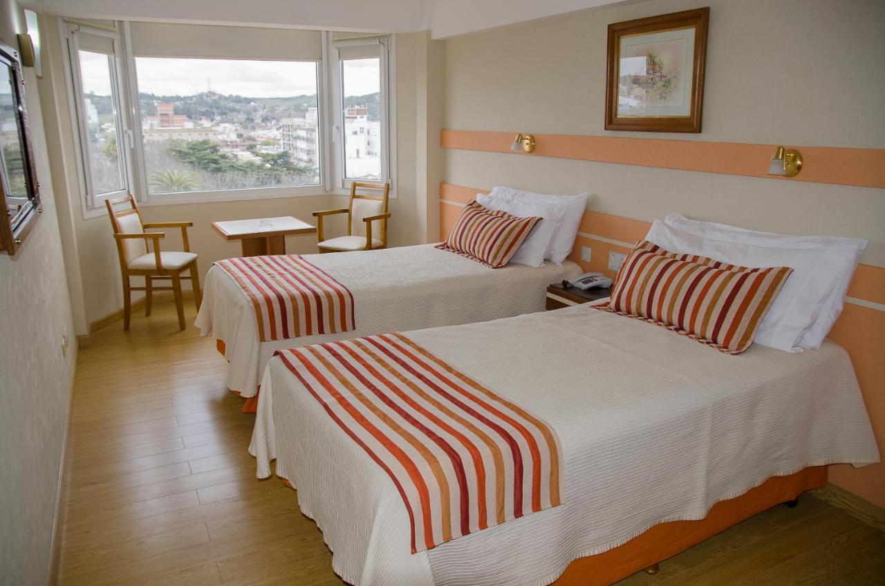 Hotel Dior Tandil Buitenkant foto